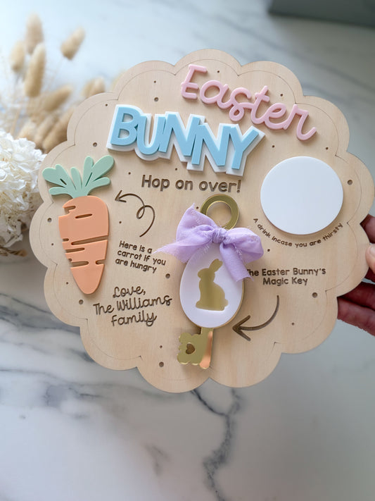 Scallop Treat Tray with removable key